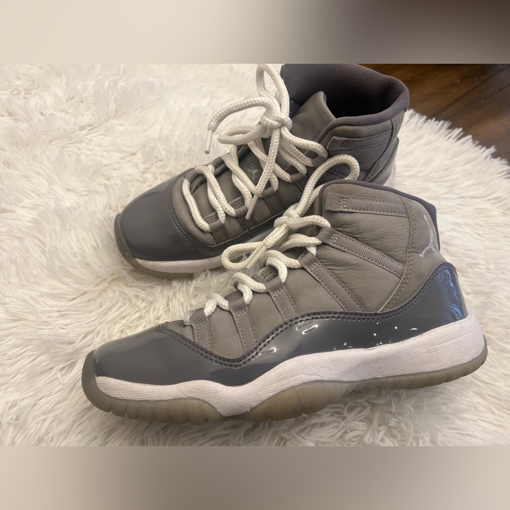 Men’s shoes size 5Y - Picture 2 of 4